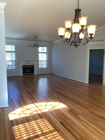 greatroom - 5506 Phillipsburg Dr