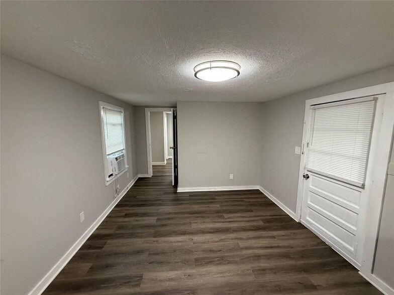 Building Photo - 108 Lambert Dr