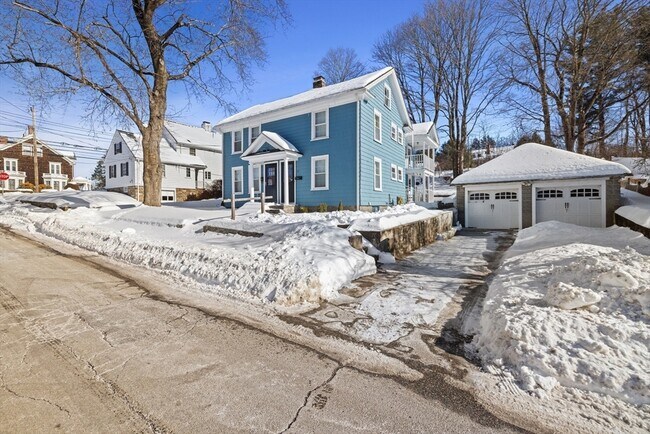 Building Photo - 33 Seagrave St