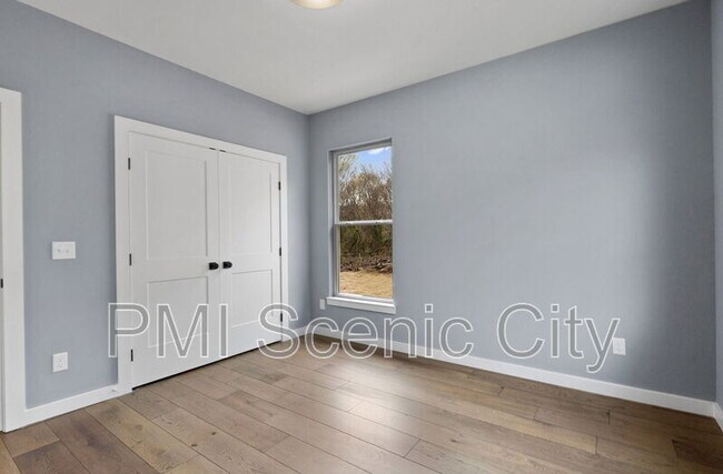Building Photo - 1316 Gadd Rd