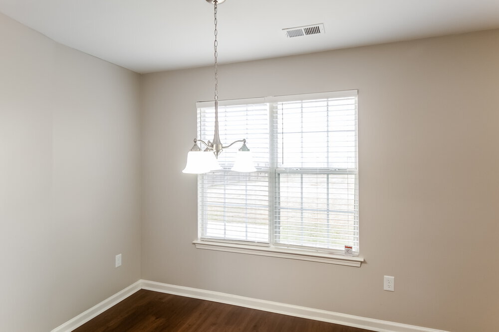 Building Photo - 906 Lakemont Dr