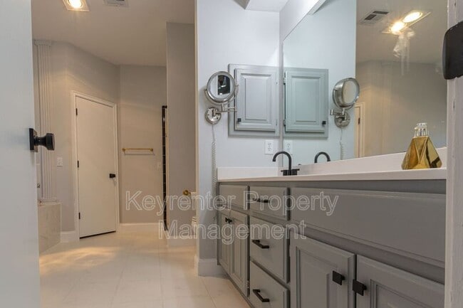 Building Photo - 17300 Zinc Dr