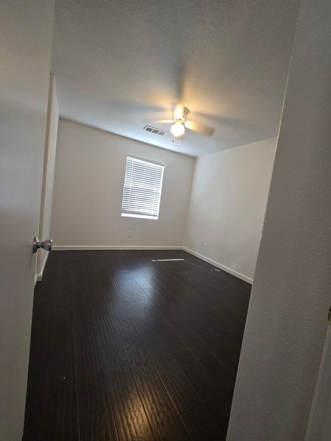 Building Photo - 2 Br 1 Ba available Now