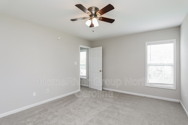 Building Photo - 3842 Pin Oak Rd
