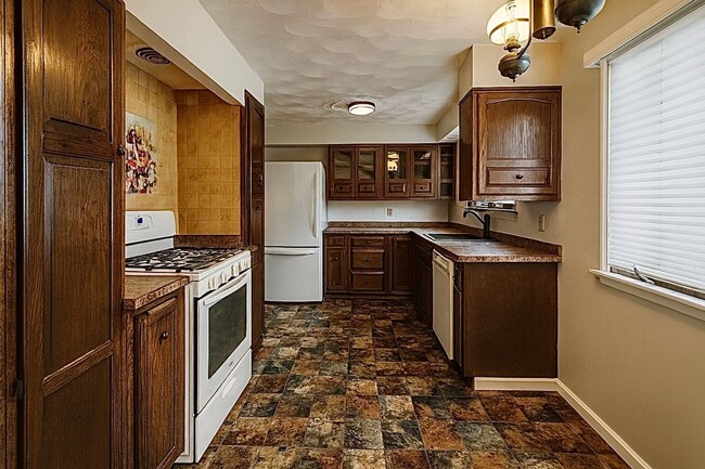 Building Photo - 2 Bedroom 2 Bath Home on Lake Delta For Rent!