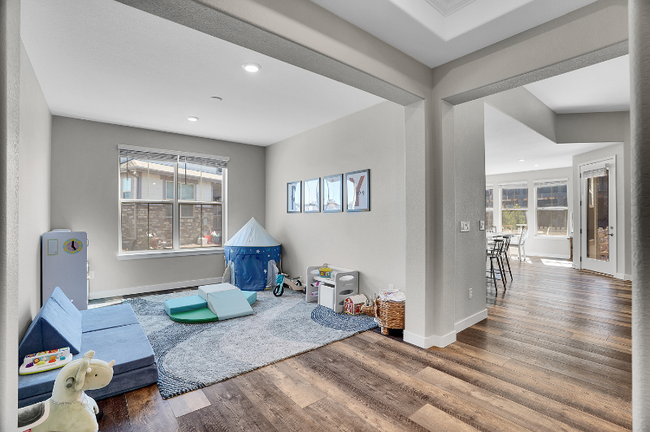 Building Photo - 7884 Blue River Ave
