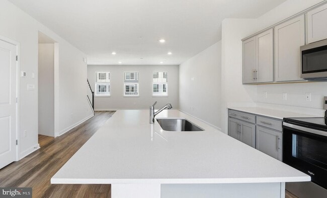 Building Photo - 466 Still Feather Ave