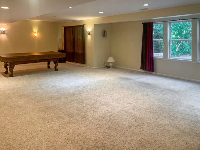 Building Photo - 942 Blue Ridge Dr