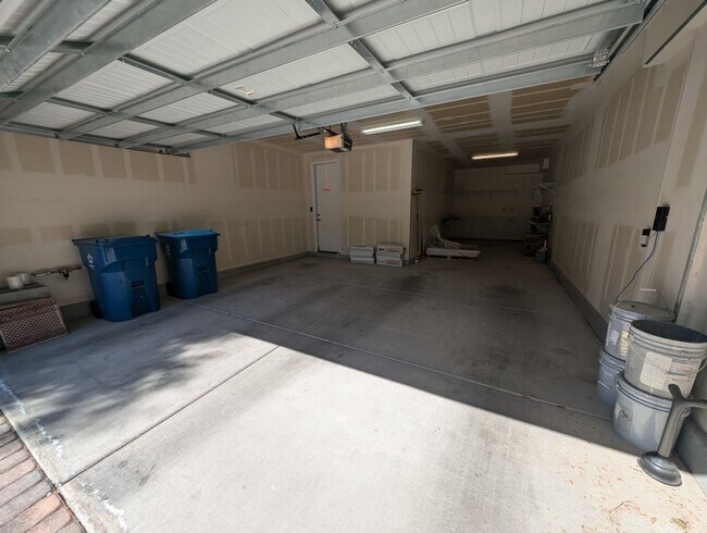 Building Photo - 3622 Portiani Dr