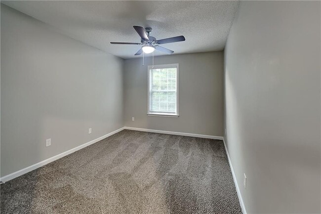 Building Photo - 3206 Claybrooke Dr NE