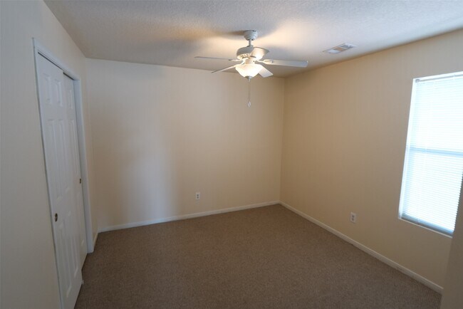 Building Photo - 5042 Oak Stand Ct