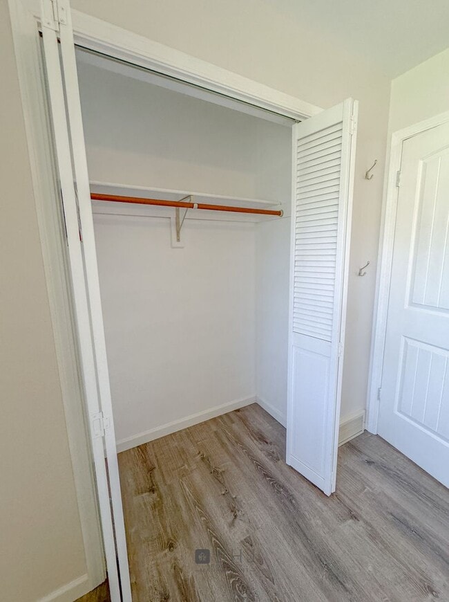 Building Photo - NEWLY UPDATED 2 BED/ 1 BATH SINGLE FAMILY ...