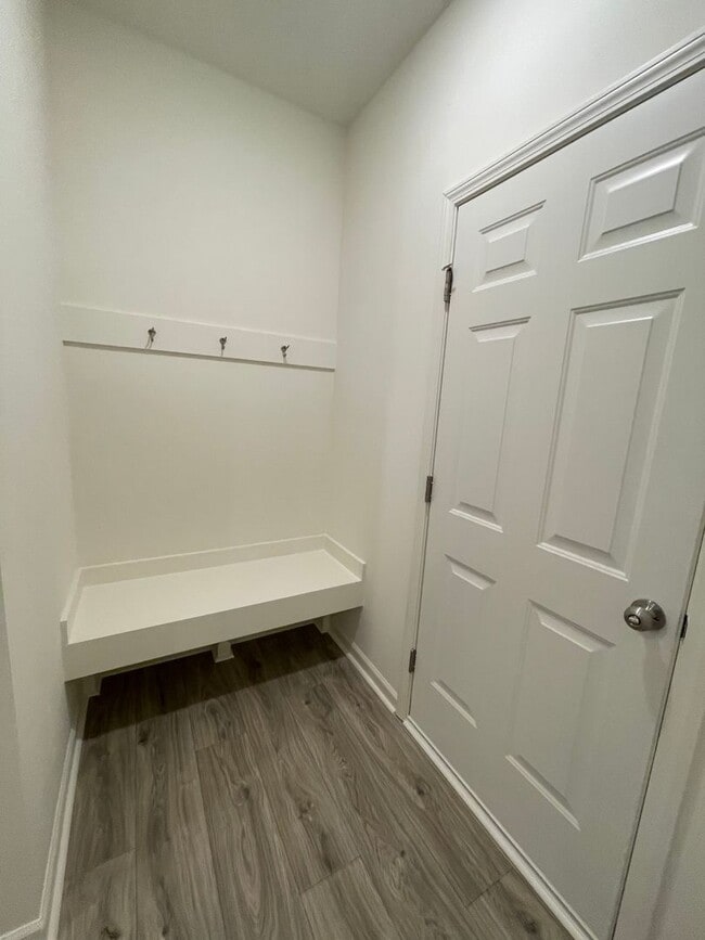Building Photo - BEAUTIFUL Paired Home 3 br 2.5 ba with 2 car garage minutes from I-77 and I-40 - AUGUST MOVE IN
