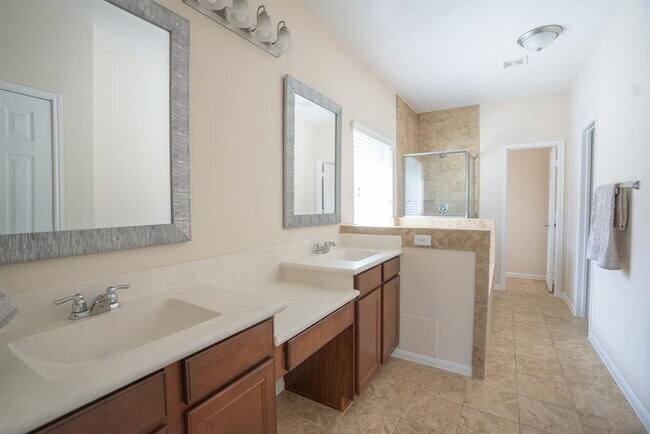 Building Photo - 21719 Tinsley Trails