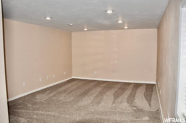 Building Photo - 269 Sunshine Dr
