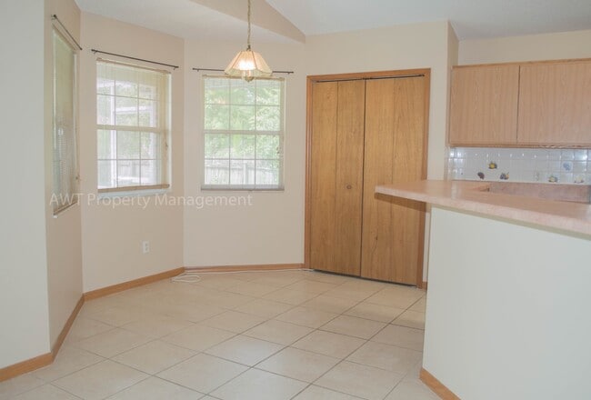 Building Photo - 14 Wood Amber Ln