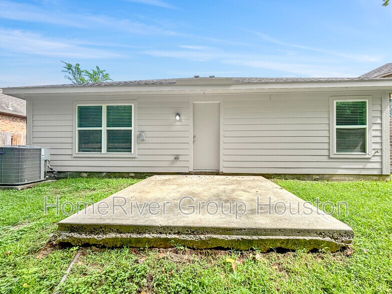 Building Photo - 503 Pedroso Dr