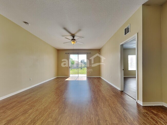 Building Photo - 7044 Monarch Park Dr