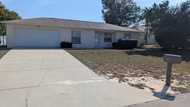 Building Photo - 5100 Mentmore Ave