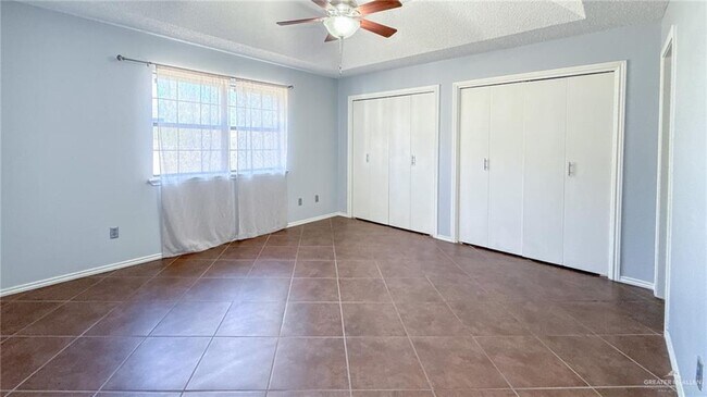 Building Photo - 16 Evergreen Ave