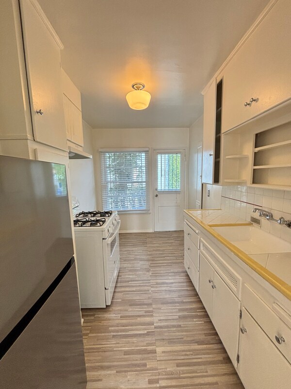 Building Photo - 530 S Orlando Ave
