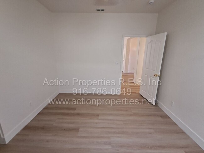 Building Photo - Action Properties R.E.S. Inc. Offering Beautiful Highland Park Single Story 3 Car, 4 Bedroom, Gar...