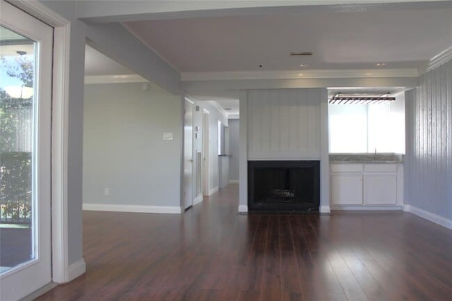 Building Photo - 108 World of Tennis Sq