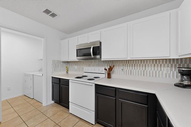 Building Photo - 2316 White Oak Dr