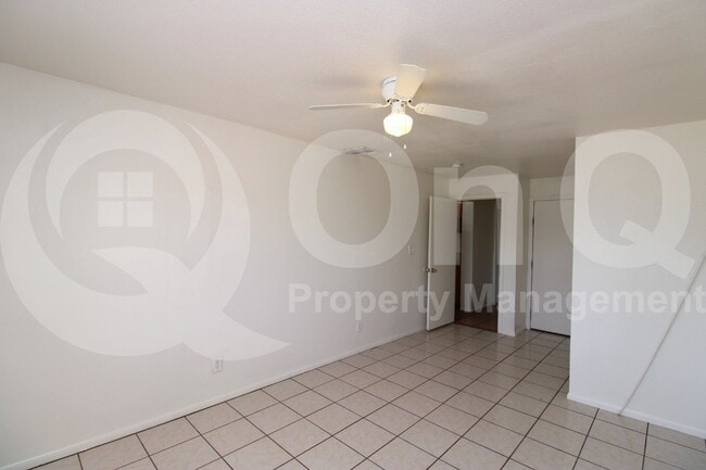 Building Photo - 1346 N 41st Ave