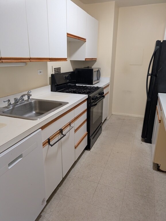 Building Photo - 8 Whittier Pl