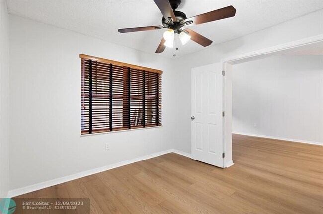 Building Photo - 251 City View Dr