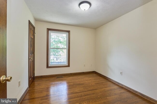 Building Photo - 8332 Hilltop Ave