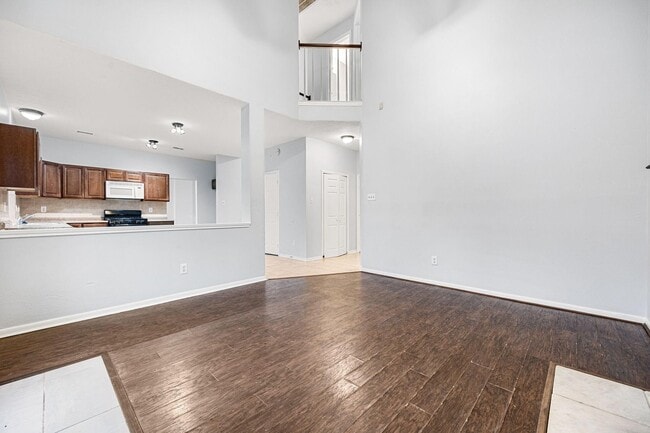 Building Photo - 15614 Hatfield Hollow Dr