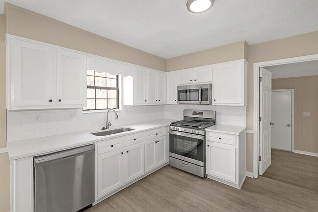 Building Photo - 2614 Bronco Trail