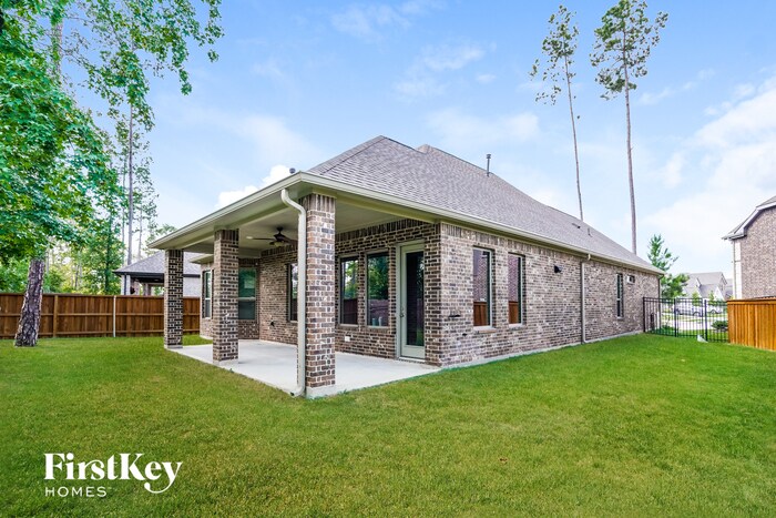 Building Photo - 5003 Wooded Lake Dr