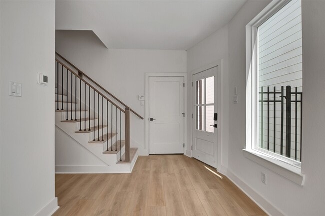 Building Photo - 3628 Amos St