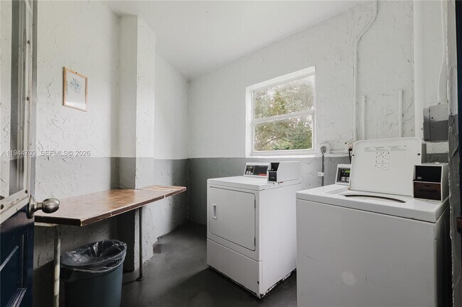 Building Photo - 8300 Sands Point Blvd