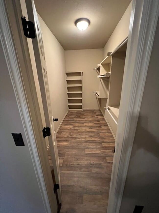 Building Photo - Updated Duplex - Yukon Schools - Close to ...