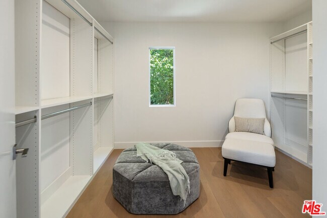 Building Photo - 3564 Multiview Dr