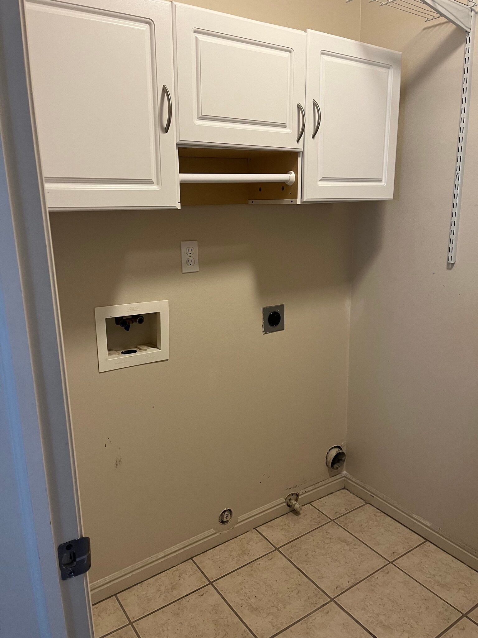 Building Photo - 422 Pheasant Ridge Dr