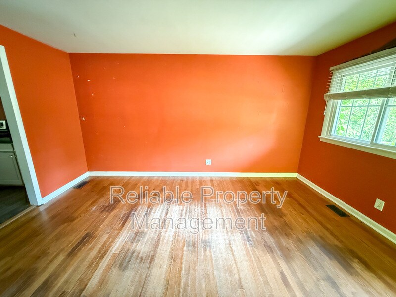 Building Photo - 1408 Kelly Rd