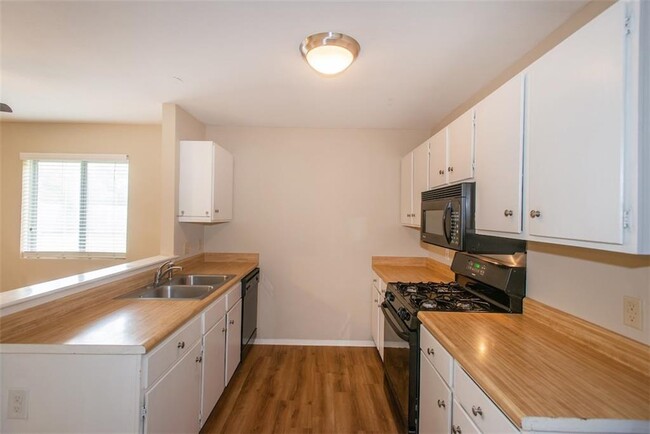 Building Photo - 7708 Wakefield Dr