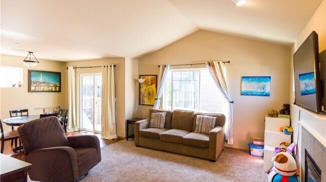 Building Photo - 713 Verbena