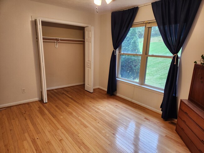 Building Photo - 651 Tulip Poplar Dr