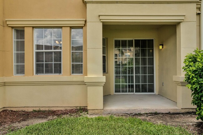 Building Photo - Charming 2/2 Condo with Garage & Amenities...