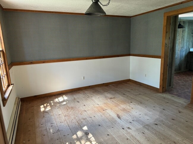 Building Photo - 3 Bedroom, 2.5 Bathroom Home in Cedar Crest