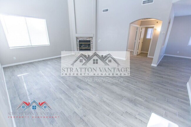 Building Photo - 16627 W McKinley St