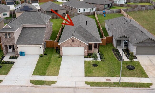 Building Photo - 1023 Pecan Harvest Dr