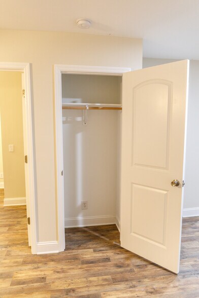 Building Photo - 1916 2nd Dr