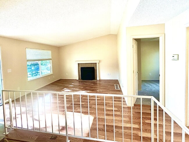 Building Photo - AVAILABLE NOW! Charming Home in the Cottonwood Community!